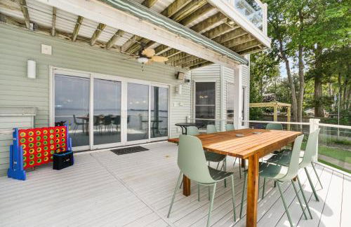 6BR Houghton Lake House with Indoor Pool, Hot Tub and Golf Simulator - Photo 40