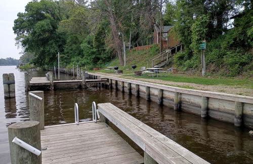 Cozy Riverside Cabin Rental with Fishing Access on Wolf River, Wisconsin - Foto 8