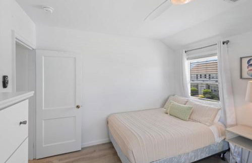 2-Bed Home by the Bay - Foto 28