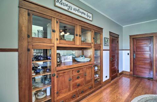 Historic Mountain Home Haven with Large Yard! - Foto 7