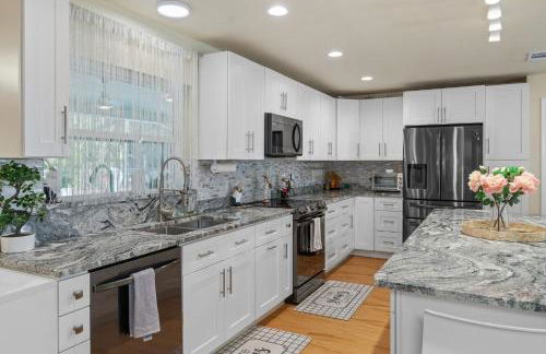 Minutes to boat ramps and beach and private pool! - Foto 27