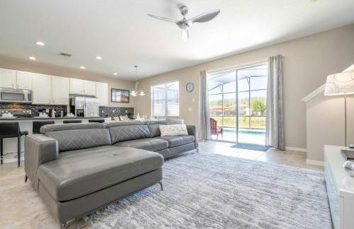 4BR Lakefront - Themed Rooms - Pool & BBQ! - Foto 4