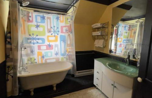 Cool, Retro Getaway in Heart of Downtown - Foto 8