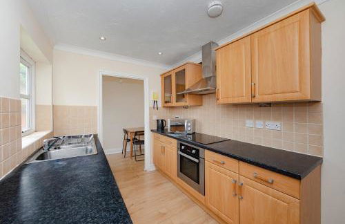 Spacious 3 bed flat in Colchester - Free parking - Foto 5