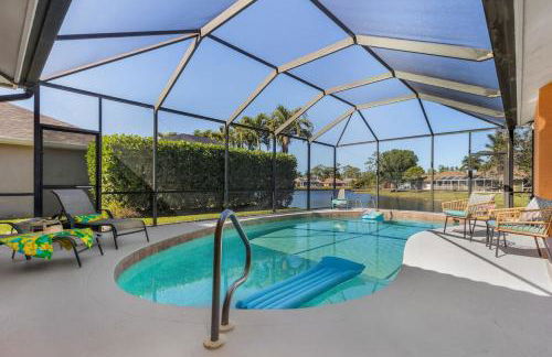 Lakeview Villa lovely pool home in gated community - Photo 33
