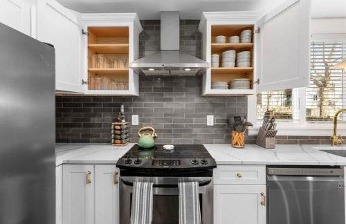 Walnut Remodeled Modern 5BR Home Walkable King Bed - Foto 12