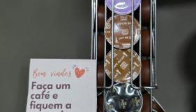 Casa completa, lindamente decorada, nova com 2 quartos - Foto 5