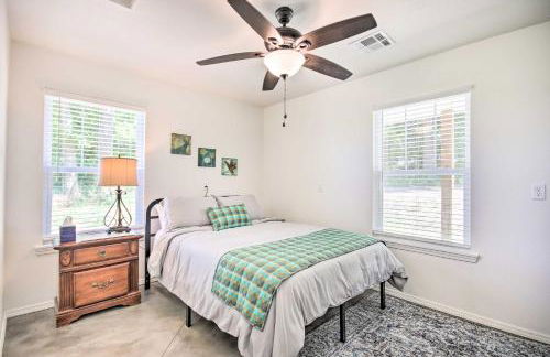 Peekaboo Water Views Lake O the Cherokees Cabin - Foto 17