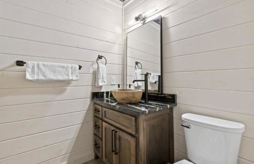 Secluded Luxe A Frame Lodge~ Hot Tub~ Fire Pit - Foto 32