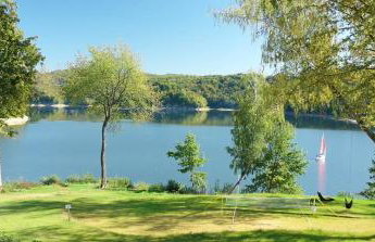 Brama Sanu - z prywatną linią brzegową Jeziora Solińskiego - pomosty - pontony - basen sezonowy - Foto 11