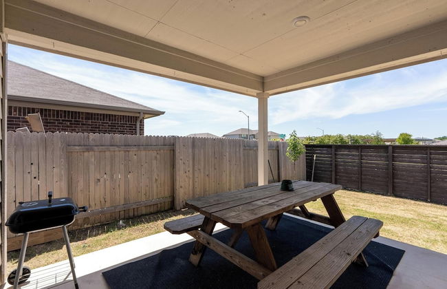 Charming 4BR Spacious Backyard in Hutto - Foto 29