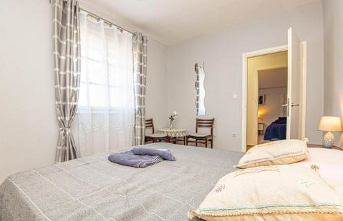 5 Bedroom Lovely Apartment In Raslina - Foto 26