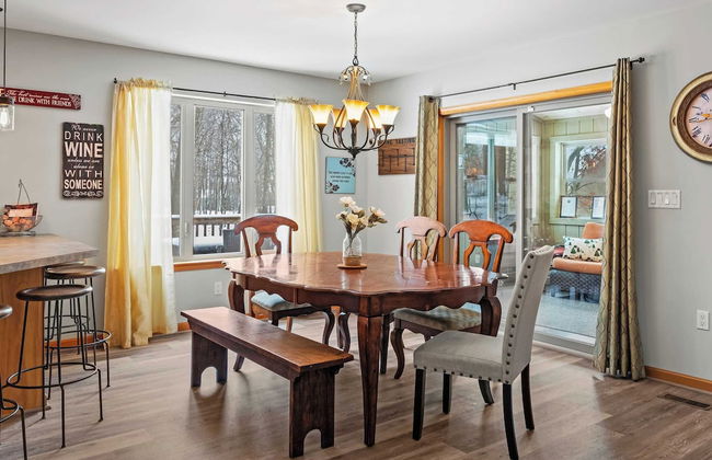 Mountain Hideout by Avantstay Game Room + Deck - Foto 35