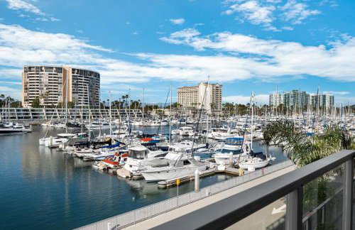 Serenity Over the Sails - A 2-Bedroom Escape w Stunning Marina Views - Foto 7
