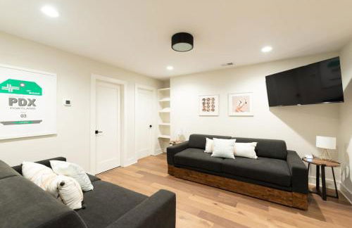 7BR Retreat, Rooftops, Garages, Walkable to Faves 5 Mins to Nissan Stadium, Less than 10 Mins to Broadway, 24 Hr Hospitality, Great for Groups - Foto 39