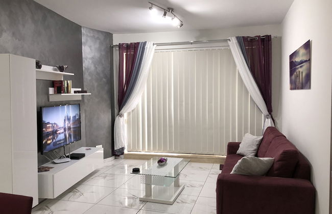 Sea View 2 Bed Apartment Close to Beach - Photo 51