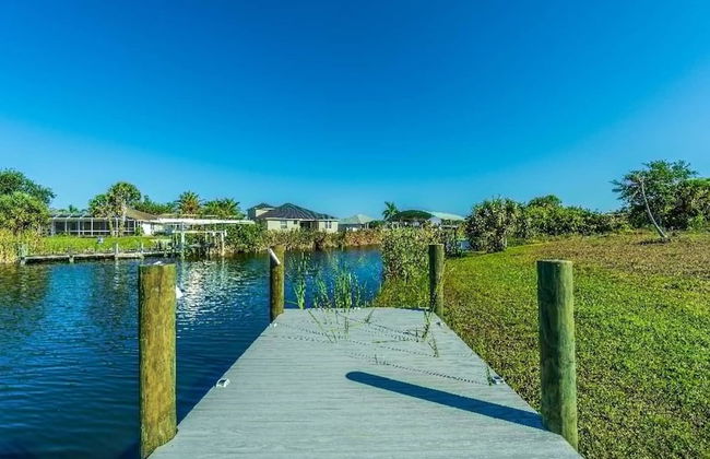 Canal Dreams 3 BR 2 BA Pool Home on the Canal - Photo 11