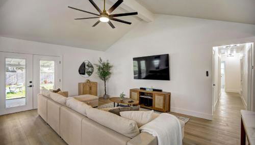 Custom Designer Home. Sleeps 9. Close to domain Q2 - Foto 1