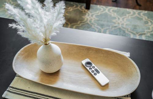 1884 Elegant Home Fire Pit, Tesla Tech, Near DT - Foto 39