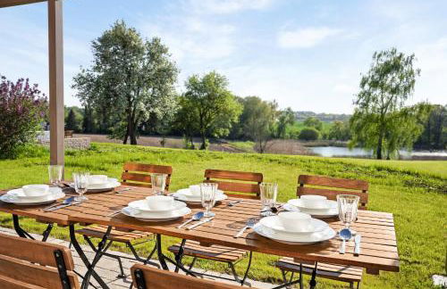 GUT KLETKAMP "Mühlenhof 4" - Ruhige Ferienwohnung mit 3 Schlafzimmern I Terrasse mit See- & Naturblick I Gemeinschaftsgarten I 15 Min zur Ostsee I Küche I Parkplatz I Waschmaschine I WLAN - Foto 2