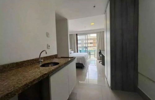 Flat confortável em Imbetiba com piscina e academia - Foto 3