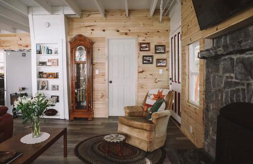 Beautiful Lake Champlain Lake Home with Private Beach - Foto 26