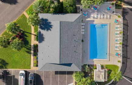 Steps from the Sand Bright Coastal Stay w Pool Access Coastal Hideaway by AvantStay - Foto 27