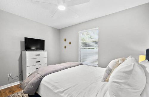 Peaceful Pearl Retreat- 5 Minutes to Downtown, 10 Minutes to Beach - Foto 20