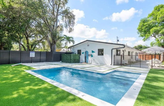 Sleek Modern Miami Getaway With Pool Oasis - Foto 25