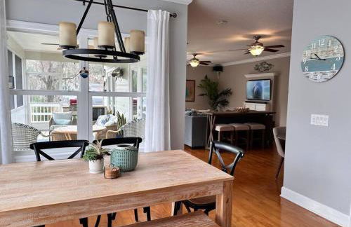 Canal-Front Home on 73ft Dock! - Foto 6