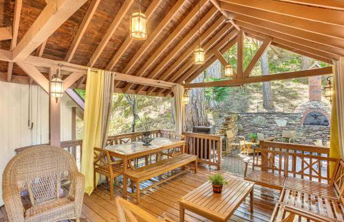 Forest Views and Fire Pit! Cozy Cabin in Crestline - Foto 5