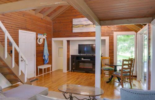 Cozy Tennessee Cabin with Deck, Grill and Fire Pit! - Foto 5