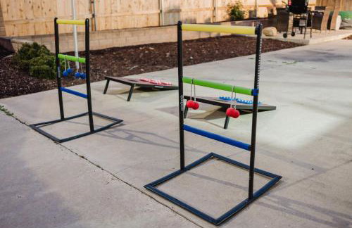 Entire Private Home with 3 Bedrooms 2 Bathrooms, Hot Tub, Garage, King Bed, Available Now - Foto 44