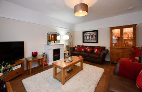Ladyland Cottage in Maybole - Photo 1