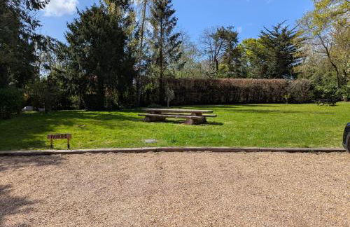 New Bury Cottage near Goodwood - Photo 29