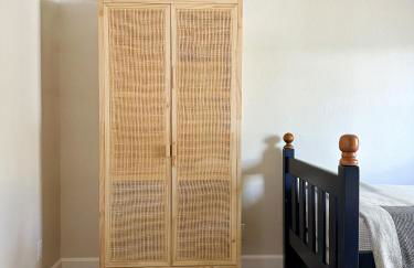 Newly Renovated 4B, 2.5 bath Lakefront home with South Grand Lake Views and dock - Foto 44