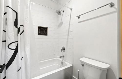 Dockside of the Moon - Photo 37