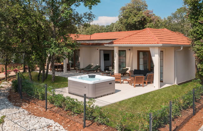 Luxury Bay Villa with private hot tub - Foto 50