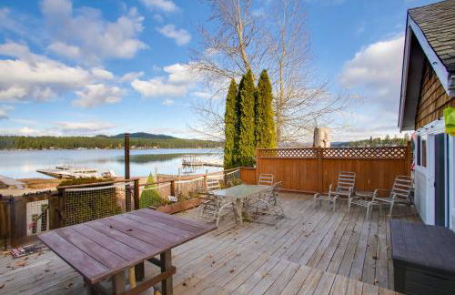 Charming Lakefront Cabin with Deck and Fire Pit! - Foto 2