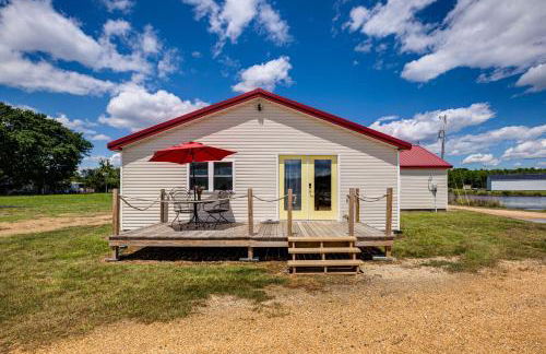 Dock Access Waterfront Cottage in Avenue! - Foto 21