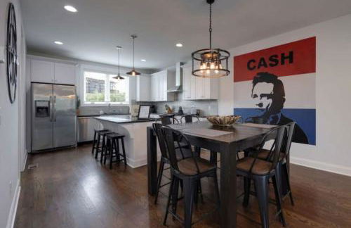 WeHo Nashville Home, Geodis Park, Private Movie Theater! 10min to Broadway! Sleeps 10! - Foto 3