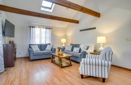 Golf and Unwind Family Home 2 Mi to Covells Beach! - Foto 11