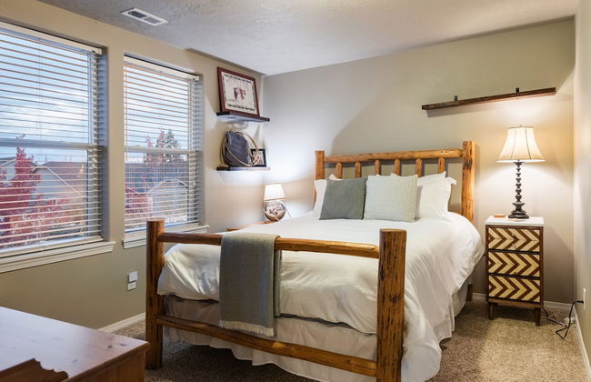 Old Mill Getaway by Avantstay Private Backyard w Hot Tub - Foto 18