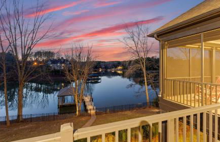 Luxury Lakefront Stay Private Dock, Indoor/outdoor Pool The Retreat - Foto 13