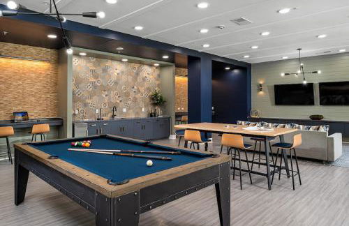 Luxe One Bedroom Apartment with Balcony - Foto 18