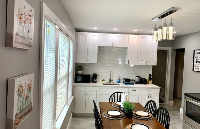 The Horseshoe Falls Villa- 6BR Free Parking, Minutes From Falls & Casino - Foto 10