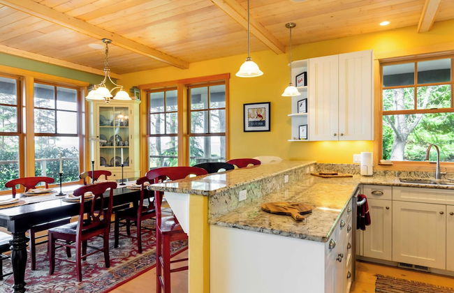 Westside Waterfront View Home - Avantstay Hot tub - Foto 19