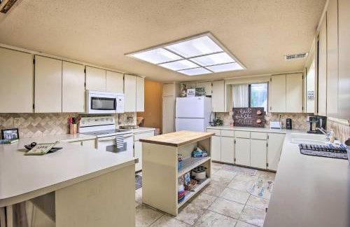 Lakefront Home with Private Beach Access! - Foto 7