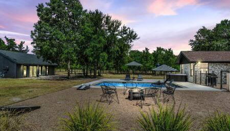 Hot Tub Pool + Firepit + Gameroom ~ Guesthouse - Foto 1