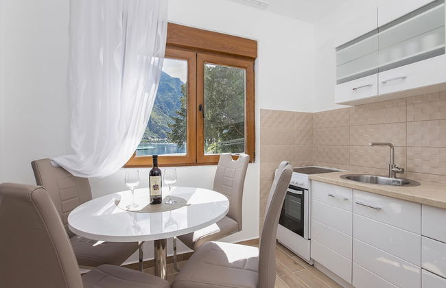 Muo Sea Front Apartments Kotor - Photo 8